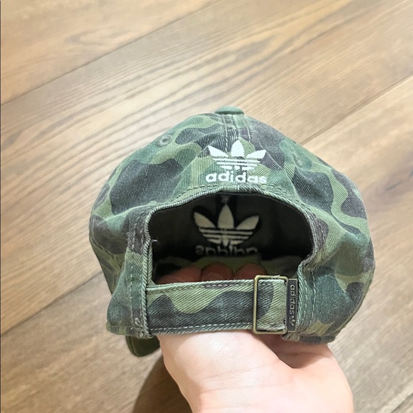 Adidas
Women’s Hat - Picture 2 of 5